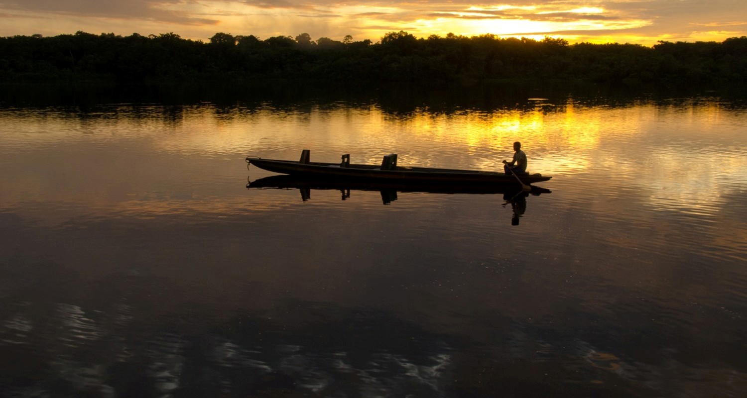 Luxury Travel Tour To Ecuador Amazon Jungle Lodge Canoe