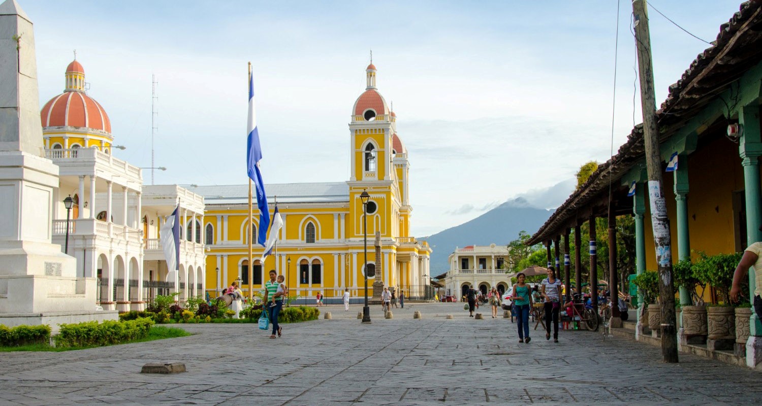 Luxury Travel Tour Vacation To Nicaragua Granada Plaza And Church
